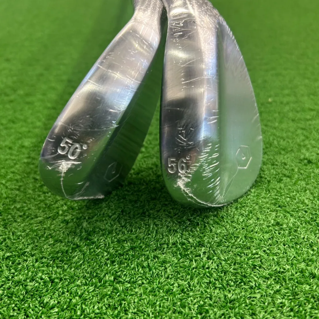 ラフに負けず、さらに一歩先の精度でピンを目指す戦うウェッジ🏌...