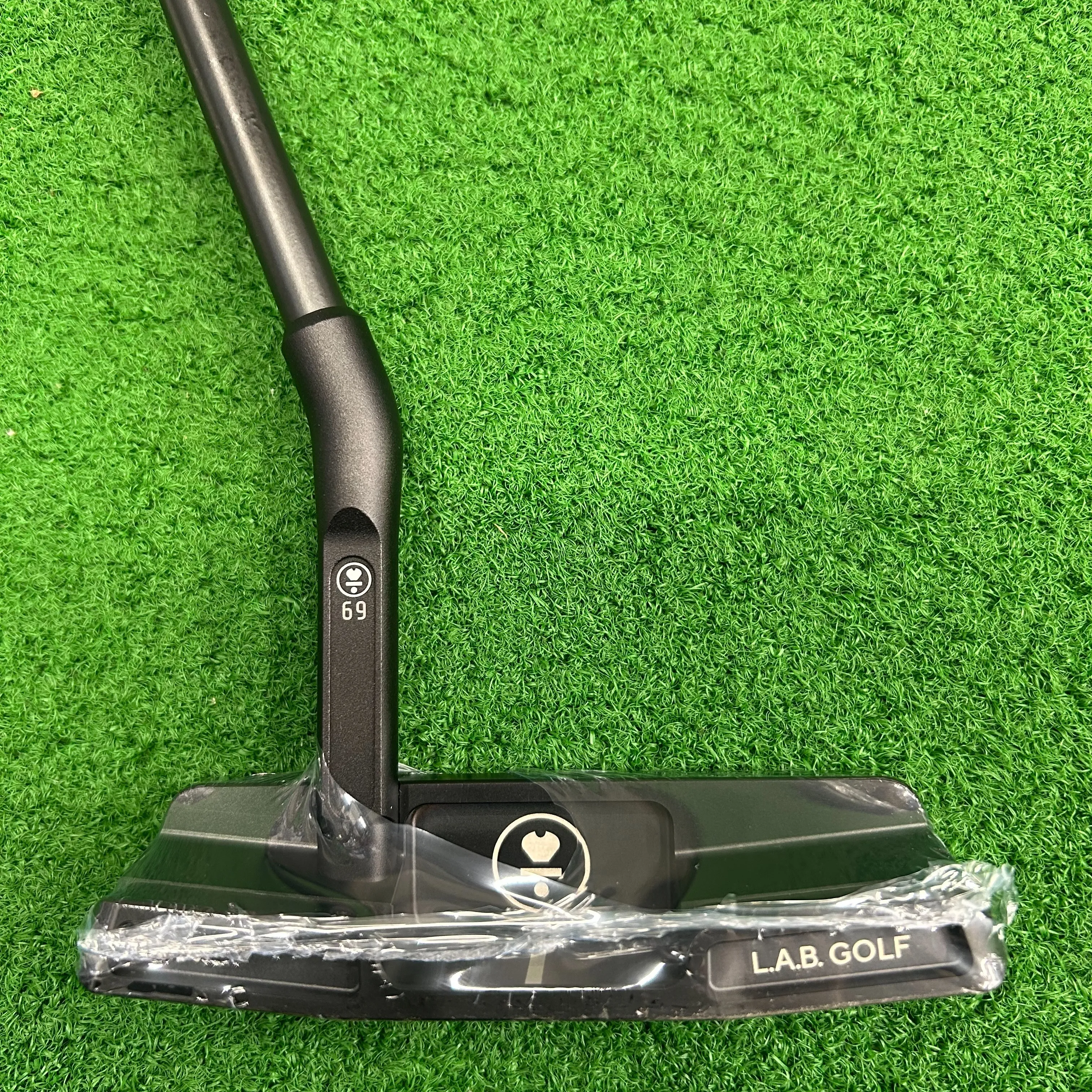 待望の新作パター入荷しました⛳